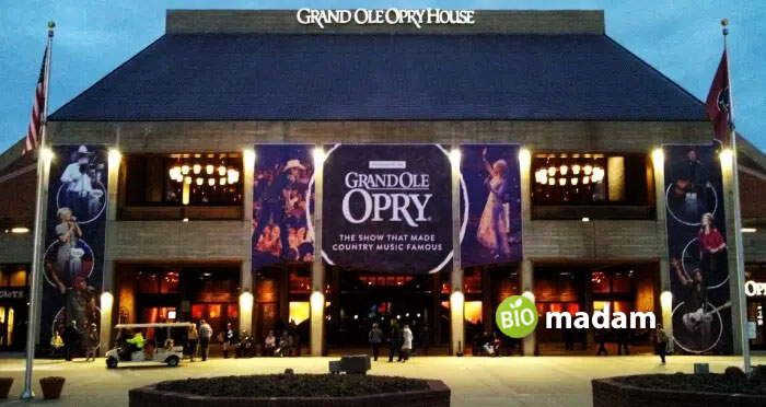 Grand-Ole-Opry-Entrance-Gate